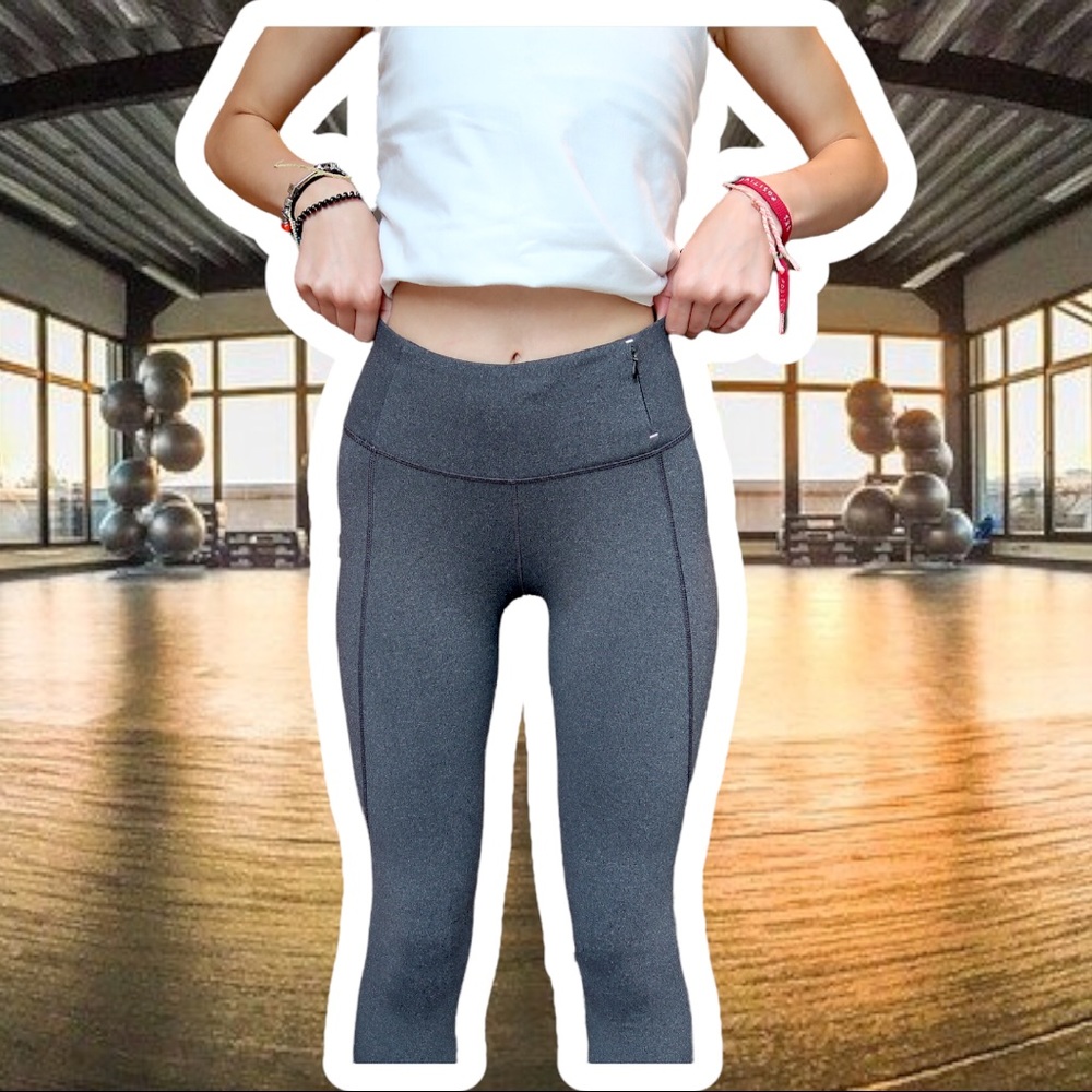 Gray cropped athletic leggings